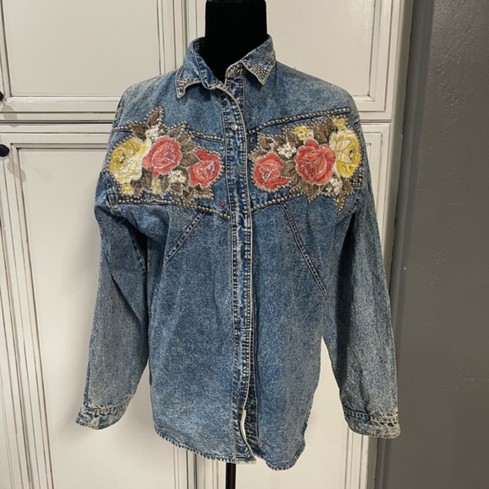 Vintage Pretty Bleu denim floral embellished studded 80s Western blouse shirt